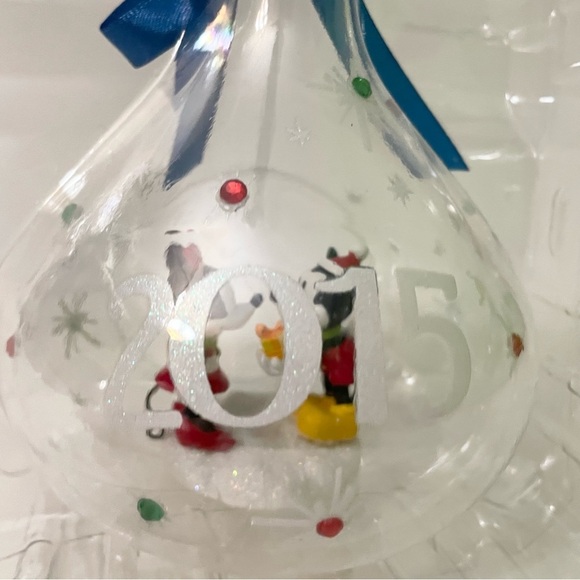 Disney Store Ornament Mickey Minnie Mouse
Annual Glass Drop 2015 Love Couple - Picture 4 of 16